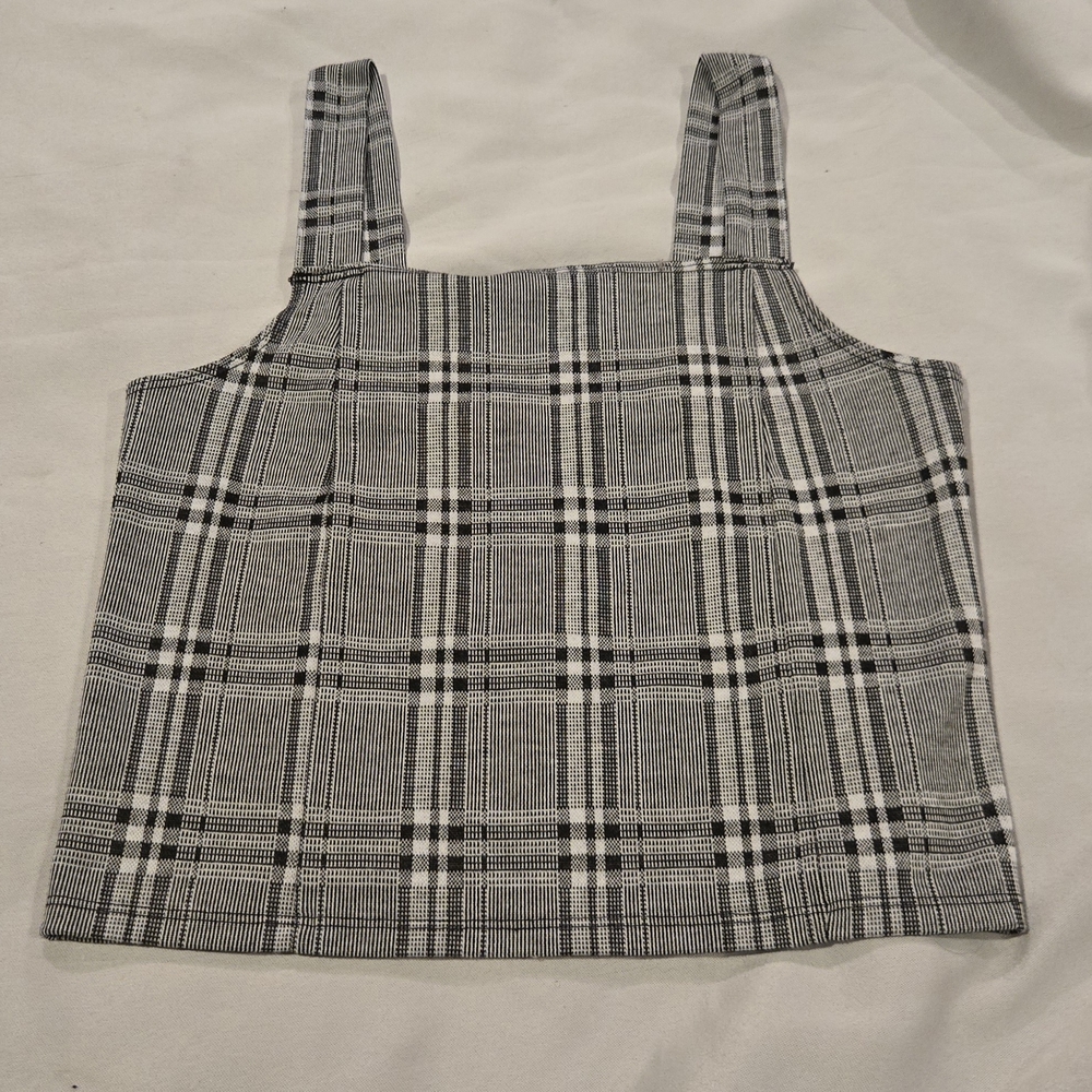 American Eagle Black and White Plaid Crop Top with Wide Straps. Size XS EUC